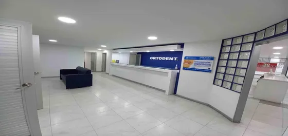 Piso En Arriendo Y Venta Centro  (279059914).