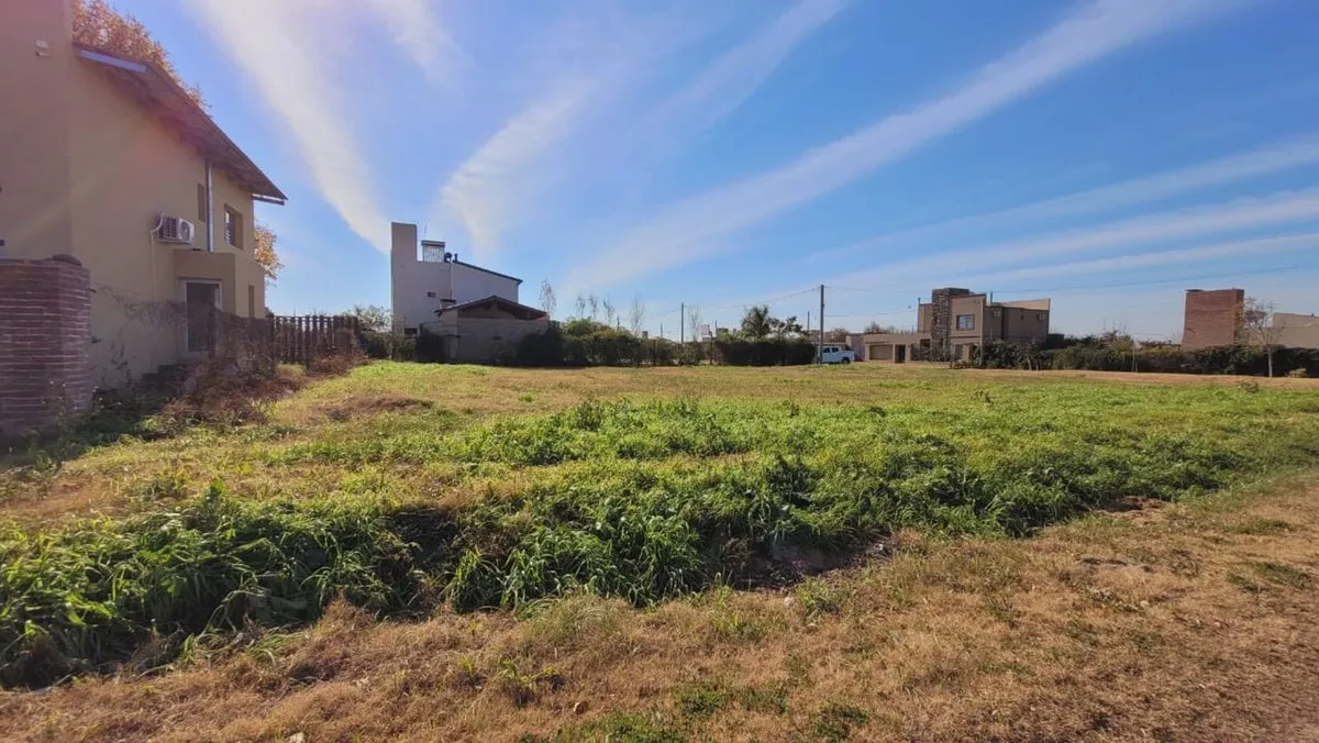 Venta Lote 400 M2 En  Funes Town 