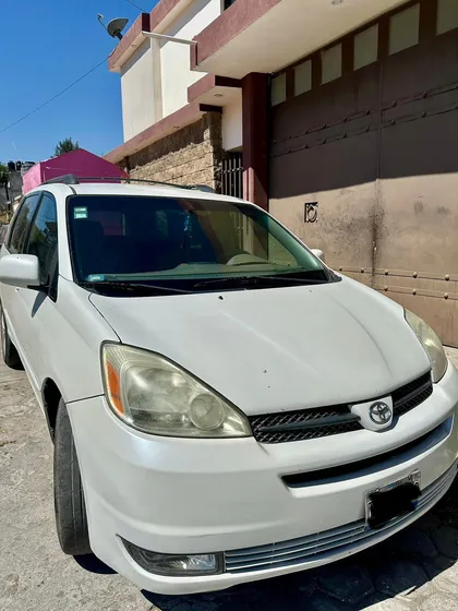 Toyota Sienna Xle At