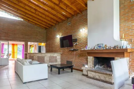 Casa En Venta - 4 Dormitorios 4 Baños - 880mts2 - Pilar