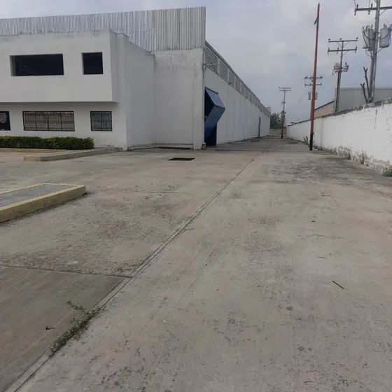 Galpon En La Zona Industrial Municipal Sur.jcrc
