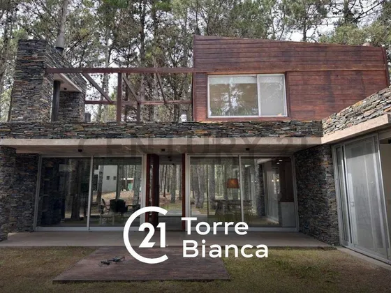 Casa De (4) Cuatro Ambientes Amoblada En Venta - Barrio Cerrado Villa Robles- Pinamar - Costa Atlant