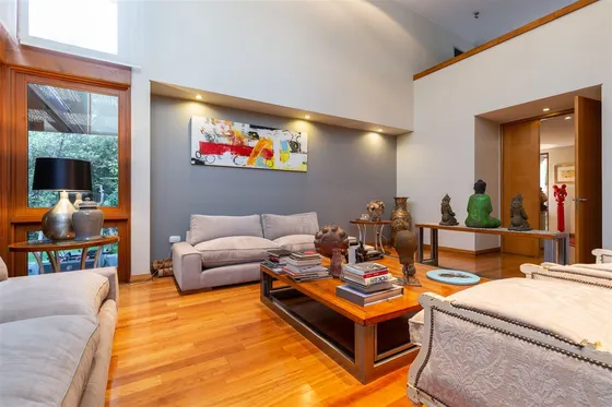 Casa En Venta De 5 Dorm. En Golf De Manquehue