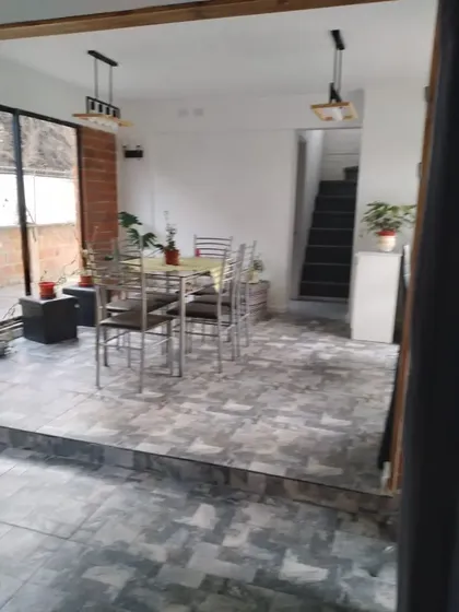 Se Vende Cómoda Casa En Villa Alemana De Dos Pisos.