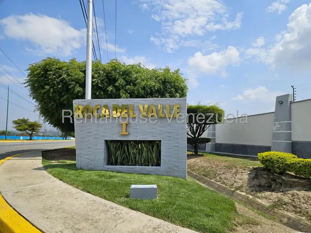 Dalisa Bigott Ofrece Exclusiva Casa En Alquiler En Roca Del Valle | 3h 3b | 170 M² | A 5 Min Del Este | Cocina Integral | Sistema Hidroneumático | Áreas Verdes | Vigilancia 24/7 | #25-20207