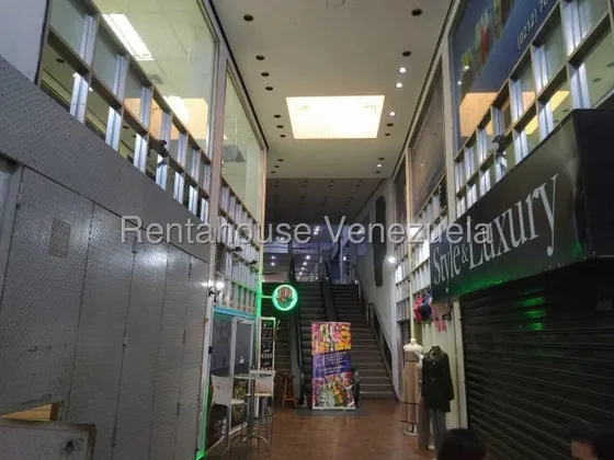 Sabana Grande 25-23687 Super Local Comercial En El Corazón De Sabana Grande. Ubicado En Edificio Empresarial, Con Fácil Acceso