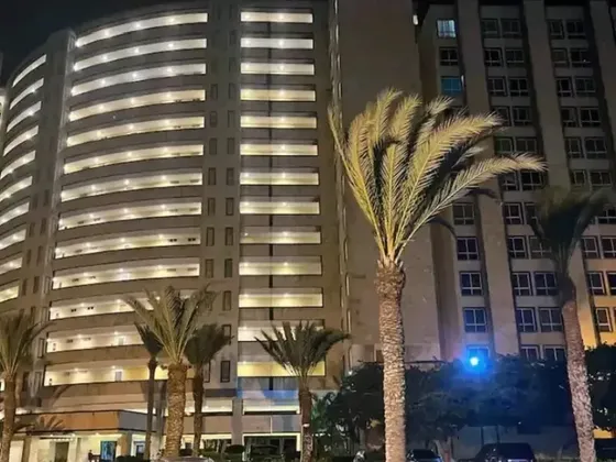 Apartamento Ideal Para Vacacionar O Vivir Una Pareja, Ubicado En Un Conjunto Residencial Con La Mejor Piscina De La Isla, Justo En Frente A Playa La Caracola. Agua Permanente, Un Lienzo En Blanco. Mas