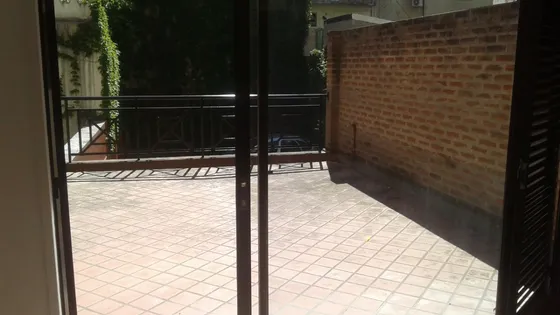 Amplio Departamento En Lo Mejor De Colegiales De 1 Ambiente De 36 M2 Con Terraza De 24m2, Sol
