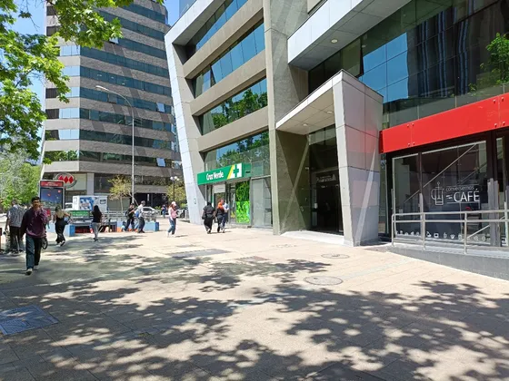 Vendo Oficina, 27 M2, Piso 17, Lado Metro Pedro De Valdivia.