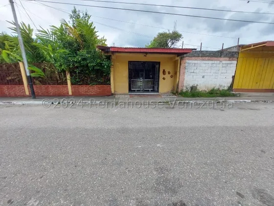 Milagros Inmuebles Casa Venta Barquisimeto Lara La Ensenada Economica Residencial Economico Código Inmobiliaria Rent-a-house  24-17772