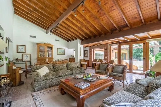 Casa 6 Dormitorios Con 4 Cocheras Highland Park