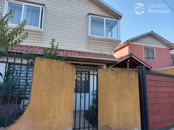 Casa De 2 Pisos En Venta 4d 2b 3e. Villa Pehuén Ix. Maipú