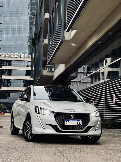 Peugeot 208 1.6 Feline Tiptronic