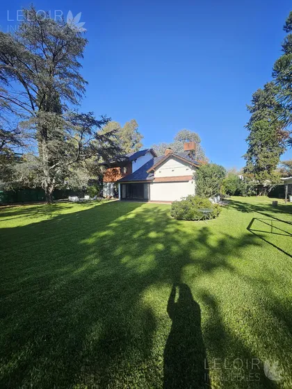 Casa En Venta 4 Amb En Parque Leloir
