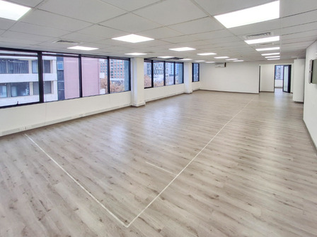 Arriendo Oficina 161 M2. Tradicional Edificio Sector El Golf Arriendo Oficina 161 M2. Tradicional Edificio Sector El Golf