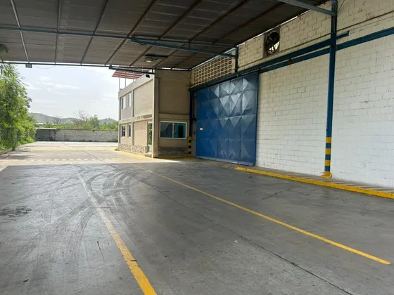 Conjunto Cerrado Rp.alquiler Galpón Zona Industrial Guacara 