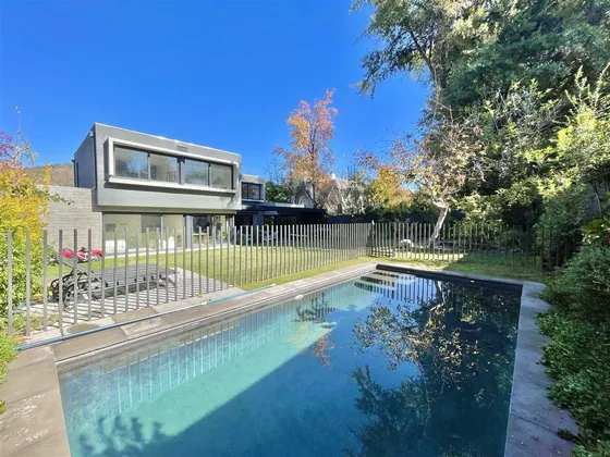 En Condominio: Bernardo Larrain - Av. La Dehesa
