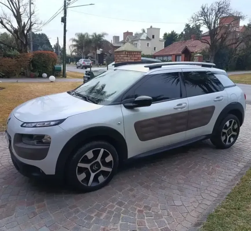 Citroën C4 Cactus 1.2 Puretech 110 At6 S&S Shine