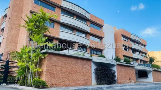 Venta Espectacular Apartamento Dúplex Remodelado En La Bonita 2617877 Ijp
