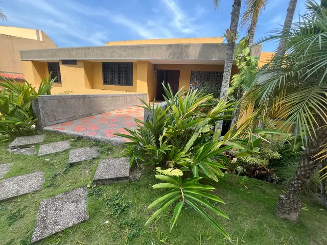 Venta Townhouse De 3 Niveles En La Urb. Monterrey. Sal