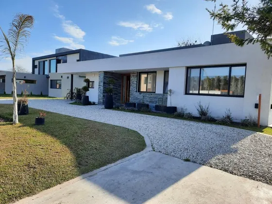 Oportunidad Venta Casa 4 Ambientes Prados Del Oeste