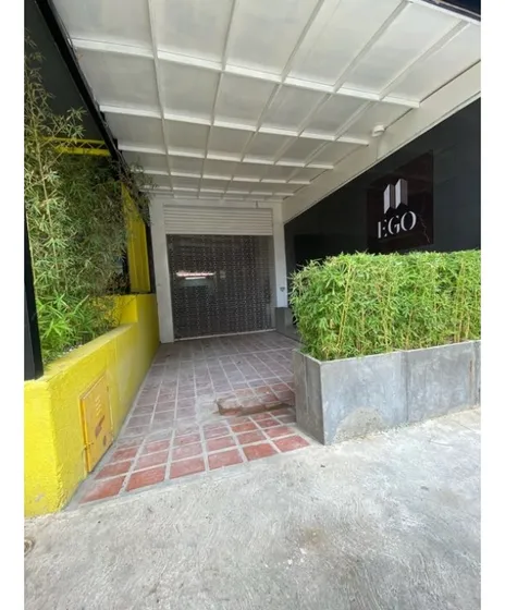 Alquilo Local 750m2 Las Mercedes 5001 