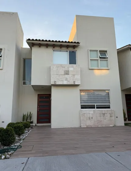 Fracc Senda Real Se Vende Casa