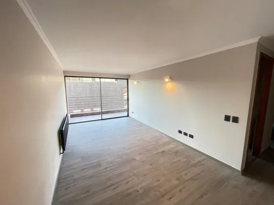 Arriendo Cómodo Departamento De 2d2b, En 5 Oriente 800.000 