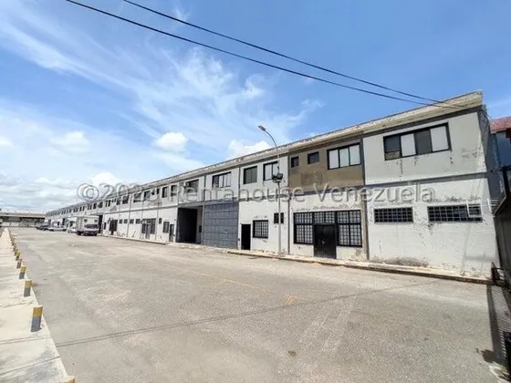 Galpon En Venta En Zona Industrial San Crispin Aragua 24-1525 Irrr