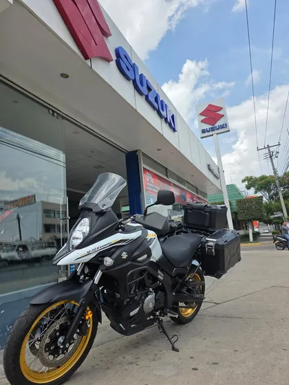 Suzuki 650 Vstrom 2023, Modelo: Dl650x, Color: Yuh  Blanco.