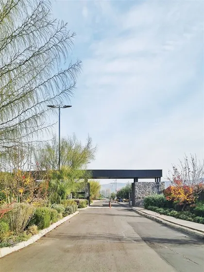 Excelente Terreno En Chicureo En Condominio De Primer Nivel