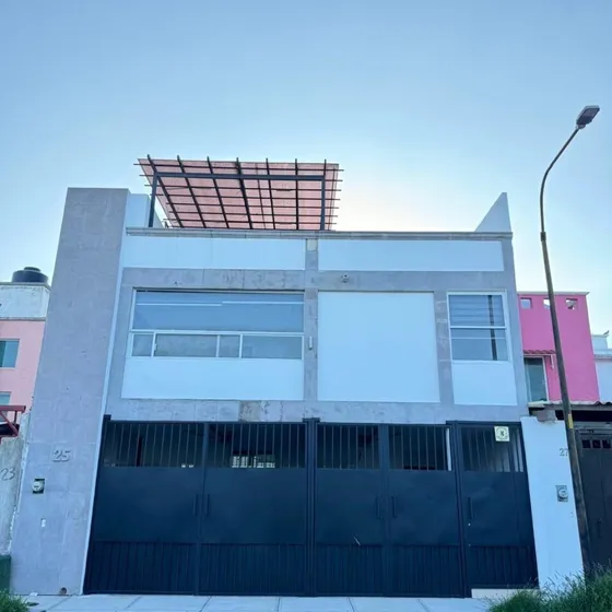 Venta De Casa, 3 Recámaras, En Residencial Santa Fe, Corregidora, Qro