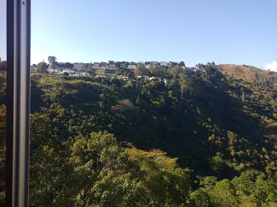 Apto En Los Naranjos, Cerca Del Centro Comercial La Galeria, Piso Medio, Vista Panoramica