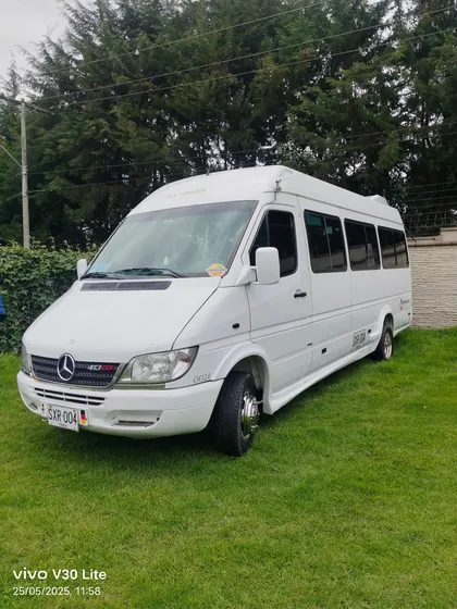 Vendo Mercedes Sprinter 413 Doble Llanta Extralarga De 19 Px