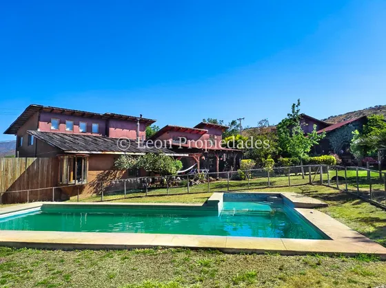 Se Vende O Arrienda Parcela Con 3 Casa En Curacaví.