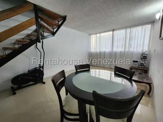 Renta House Del Este Hermoso Apartamento Semi Amoblado En Alquiler De 95 M2 Perfectamente Distribuido, Ideal Para Brindar Confort Y Tranquilidad 27-3648 Cuenta Con Una Amplia E Iluminada Area Social