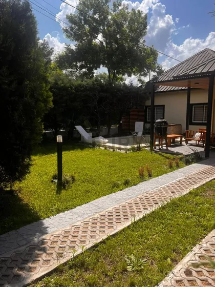 Oportunidad En Fisherton, Venta Casa 3 Dormitorios, Piscina, Jarin