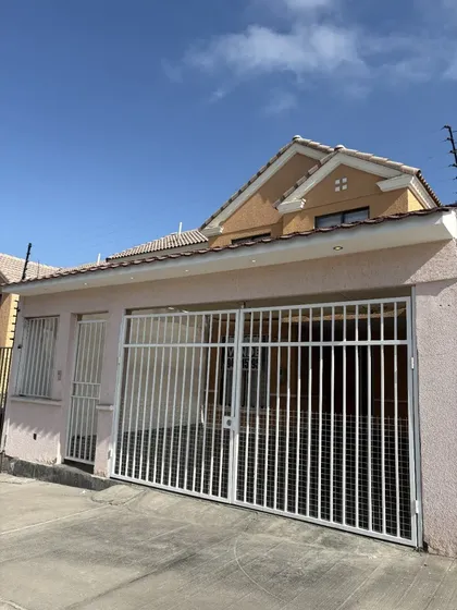 En Venta Gran Casa En Sector Costa Laguna