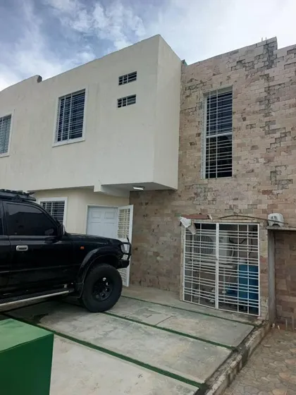 Alquiler De Townhouse En Urb. Villas Del Carmen Cabudare