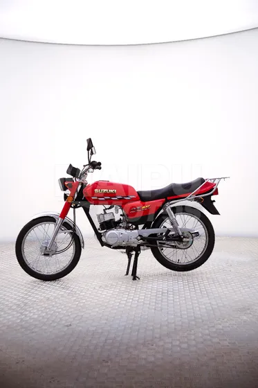 Suzuki Ax100 2025 Color Rojo - Promo Contado