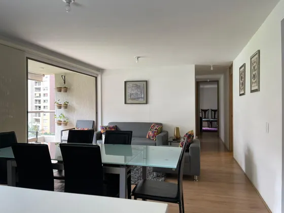 Apartamento Para La Venta En Medellín, Loma De Los Bernal 