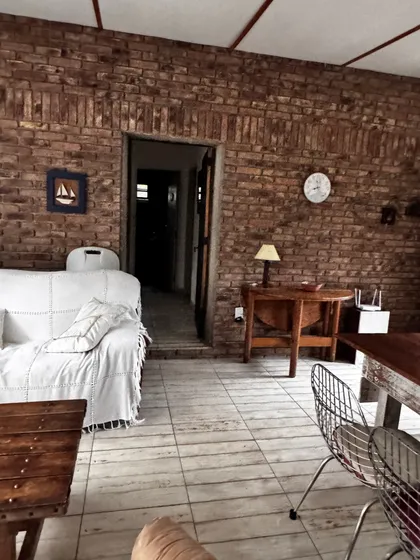 Venta Casa En Terreno 400m2 2 Dormitorios Amoblada, Con Cochera En Neptunia Sur 