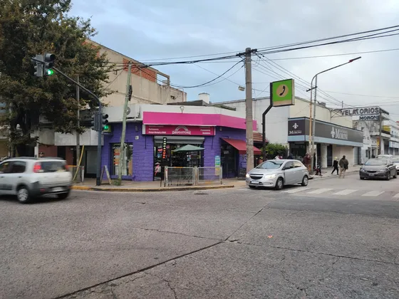 Maxikiosco Fiambrería Almacen En Venta En Villa Sarmiento  Haedo Norte
