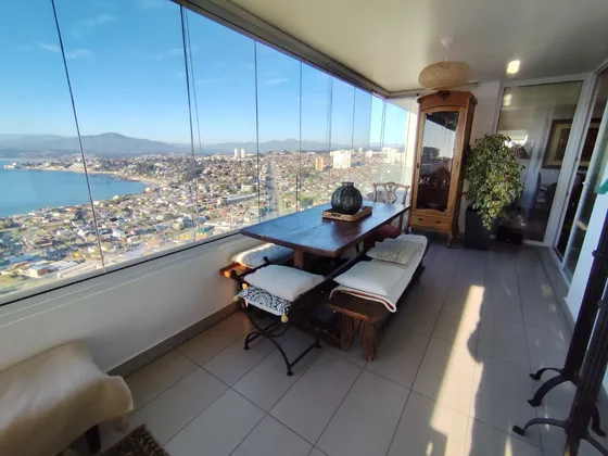 Se Vende Amplio Departamento Con Vista Al Mar En Concon