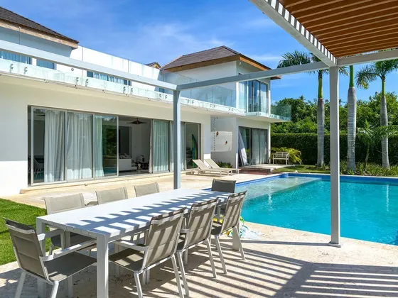 Villa Venta / Renta: Cap Cana, 6 Dormitorios, Piscina (reventa)