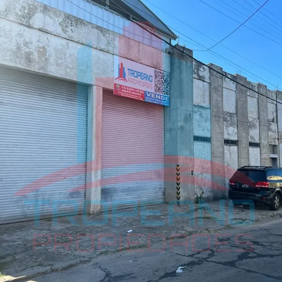 Galpón 1200m2 En Venta. *retasado* Lomas Del Mirador  Zona Industrial