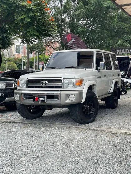 Toyota Land Cruiser 70 Gasolina 4.000l