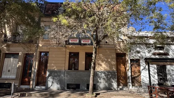 Departamento Antiguo En Pleno Centro De Colón Venta