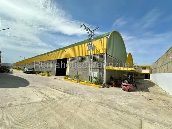 Iris Marín Alquila Excelente Galpon Industrial De 9.580 Mts Ubicado En La Zona Industrial Ii Barquisimeto Conjunto Privado