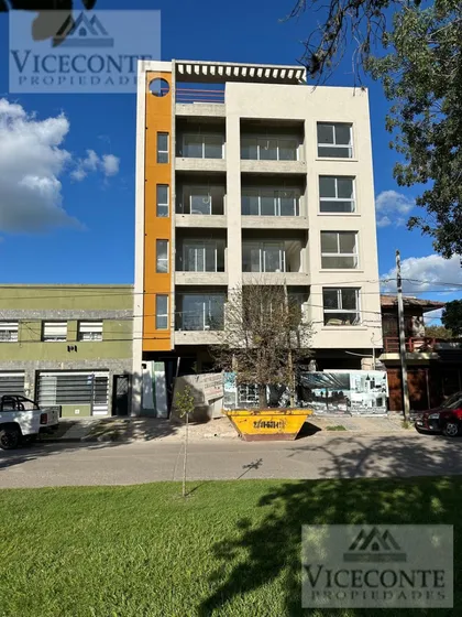 Excelente Depto A Estrenar De 54m2.(4to. Frente) Calle Hipólito Yrigoyen. Chascomús, Buenos Aires.